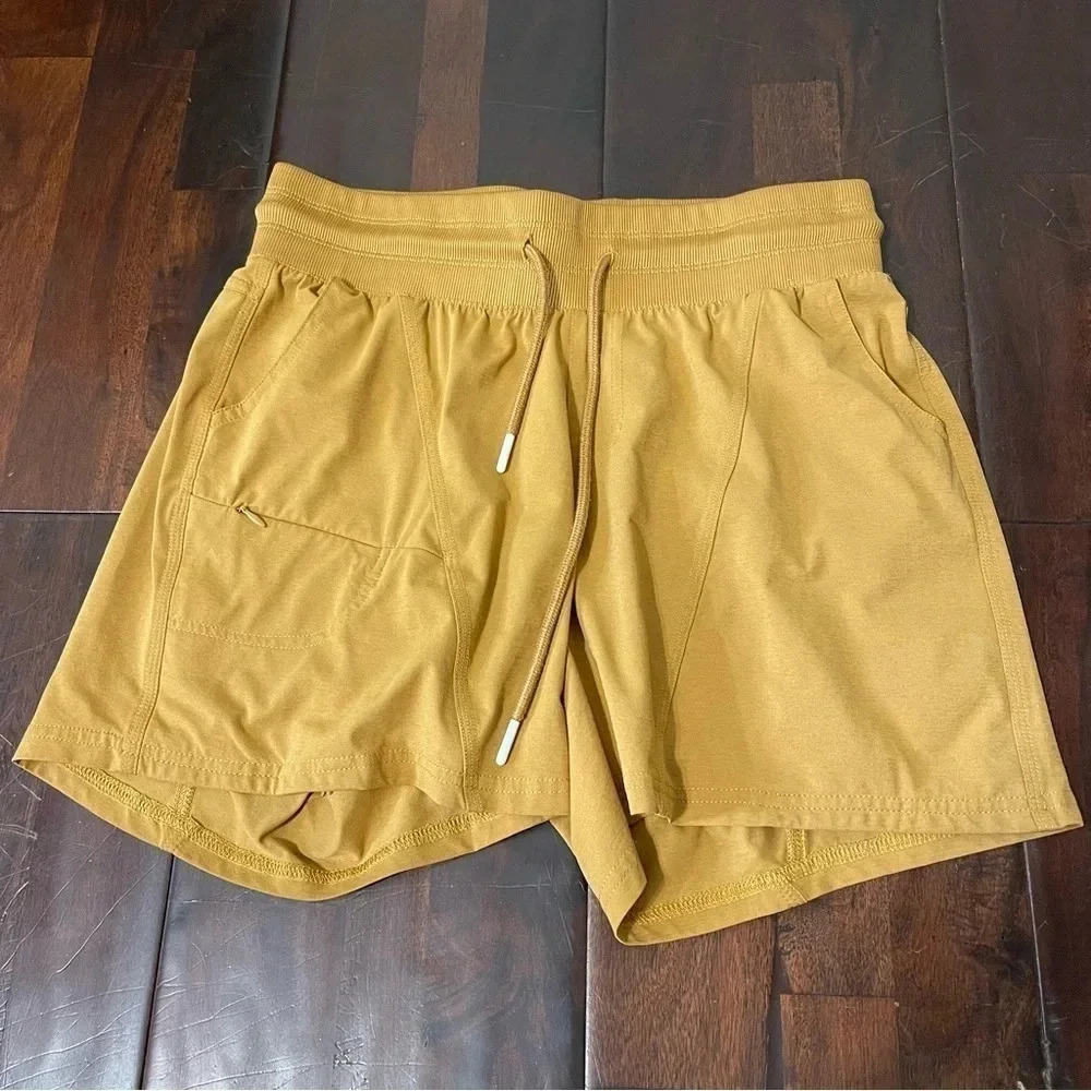 Zyia 5” Dark Khaki Canyon High Rise Active Shorts Size Medium